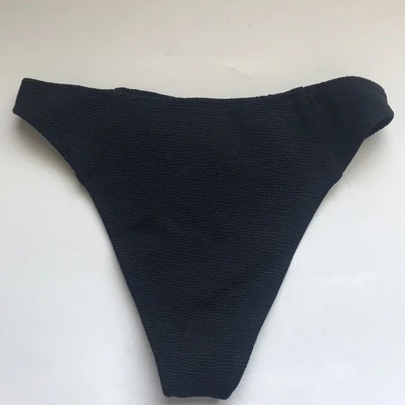 Cheeky bikini bottom - Picture 3 of 4